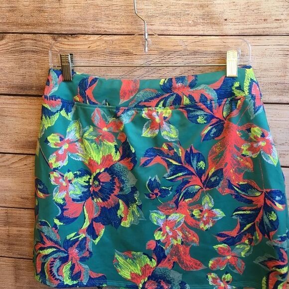 ZELOS SKORT IN TROPICAL FLORAL PRINT‎ - Picture 2 of 5